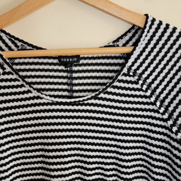 Torrid | Black White Striped Waffle Knit Top Torrid Size 0 or Large - Picture 4 of 6